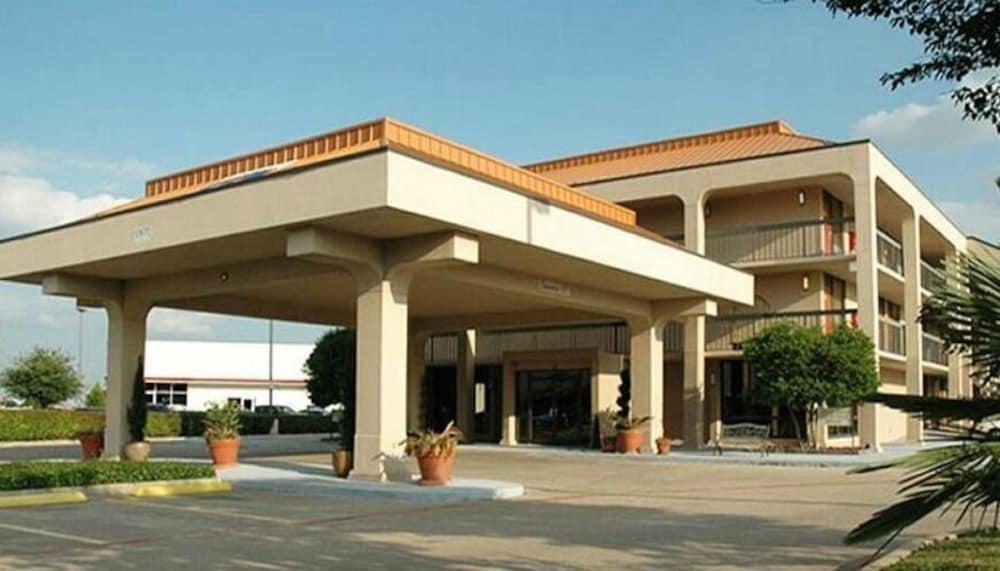 Executive Motel